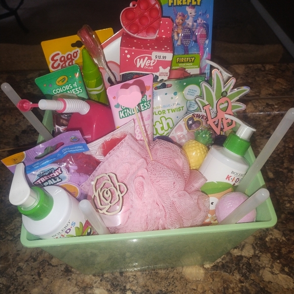 Crayola Bolero Kids  Custom Gift Basket Snacks And Fun Bath Items - Picture 1 of 17
